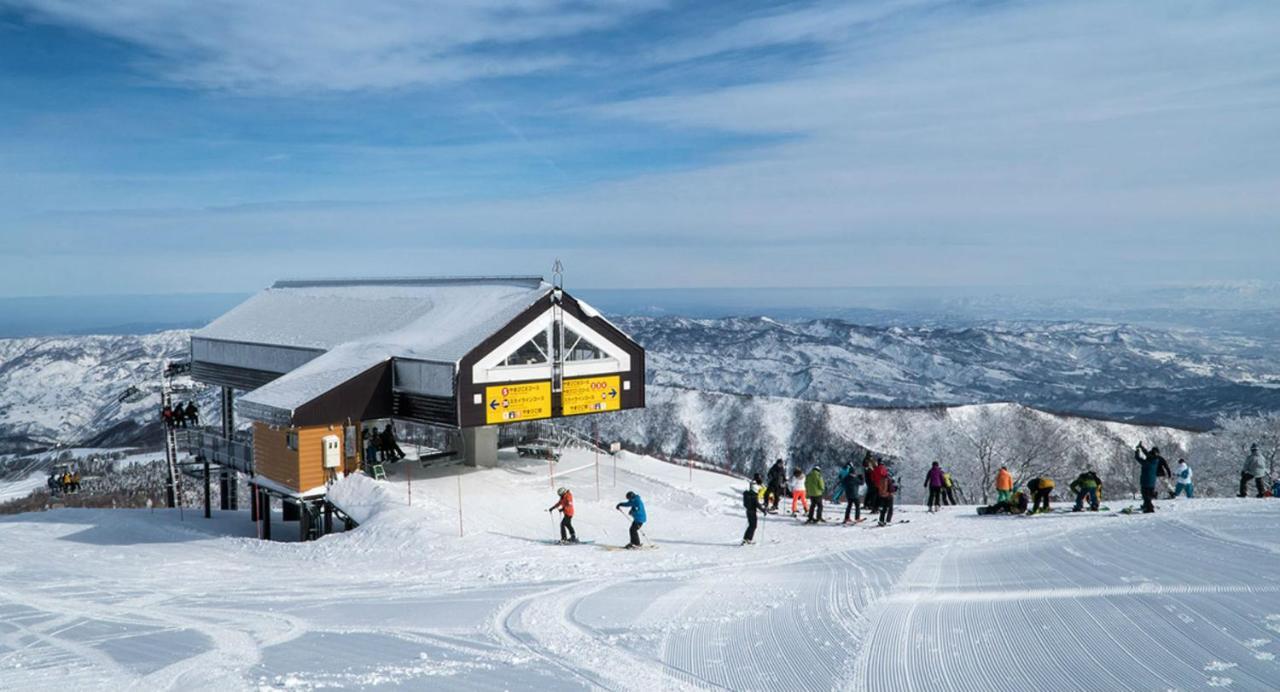 Nozawa Central Bagian luar foto
